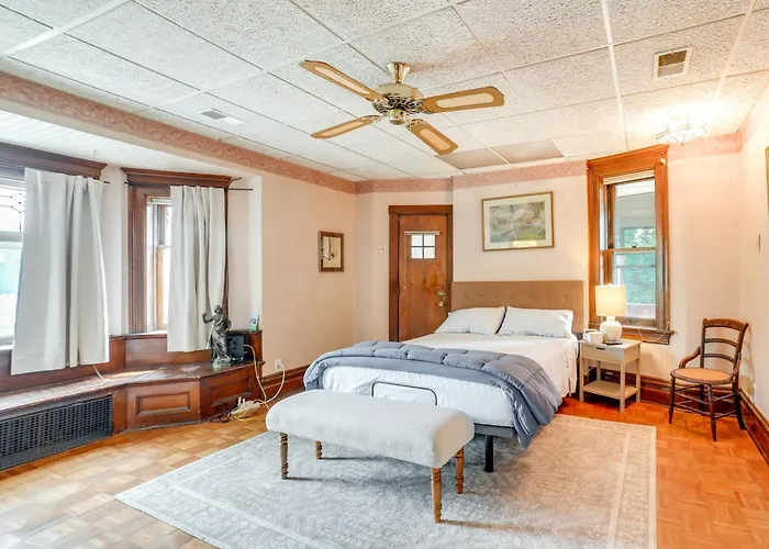 Spacious Rental: Walk To Frick Park! Holiday home Pittsburgh