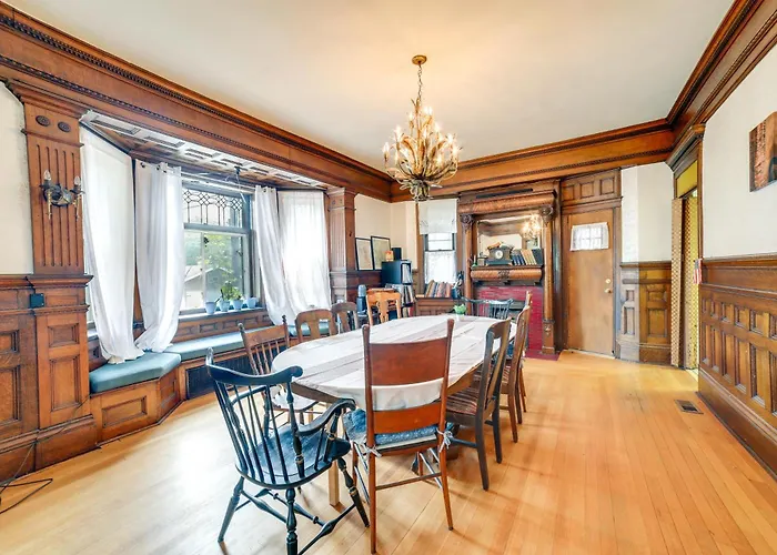 Spacious Rental: Walk To Frick Park! Pittsburgh